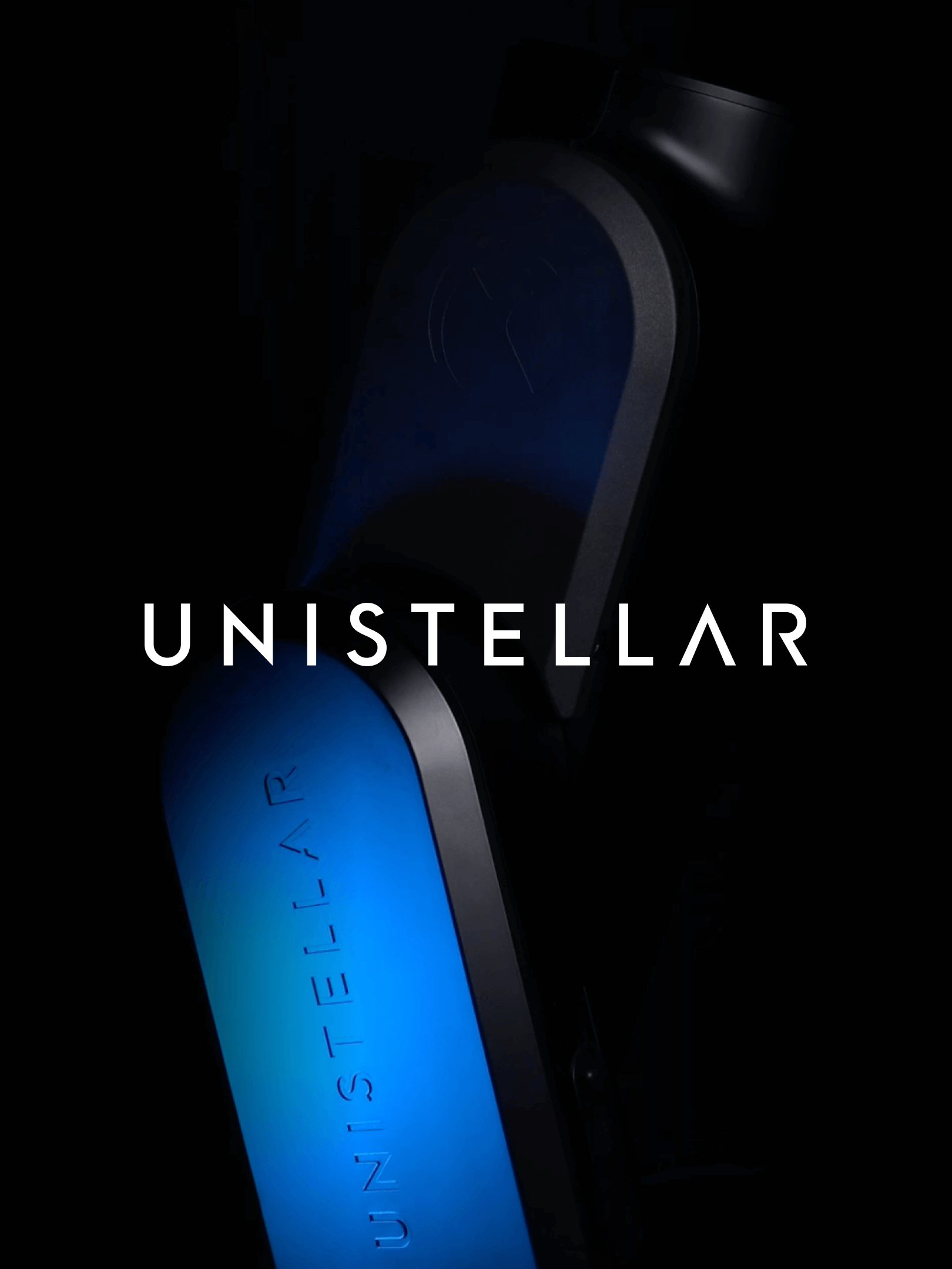 Unistellar - Close up télescope fond noir bleuté avec logo devant